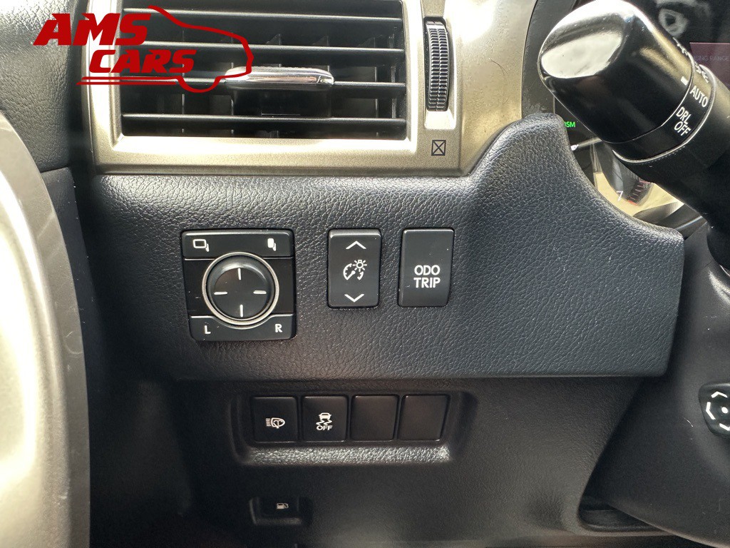 2016 Lexus GX Image 25