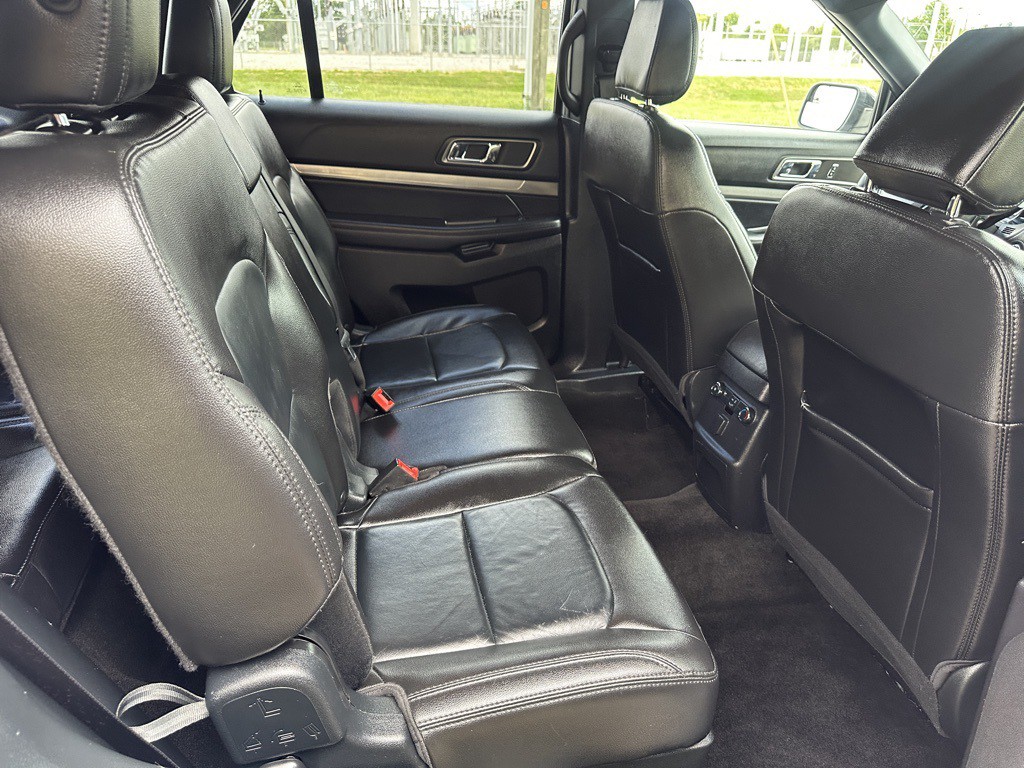 2018 Ford Explorer Image 16