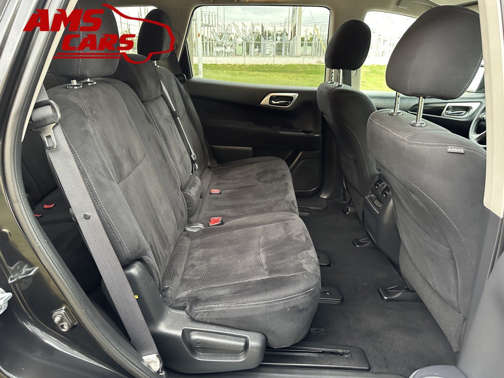 2015 Nissan Pathfinder Image 16