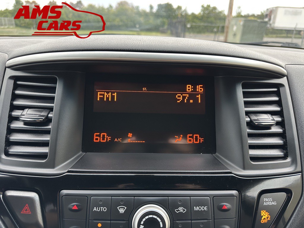 2015 Nissan Pathfinder Image 26