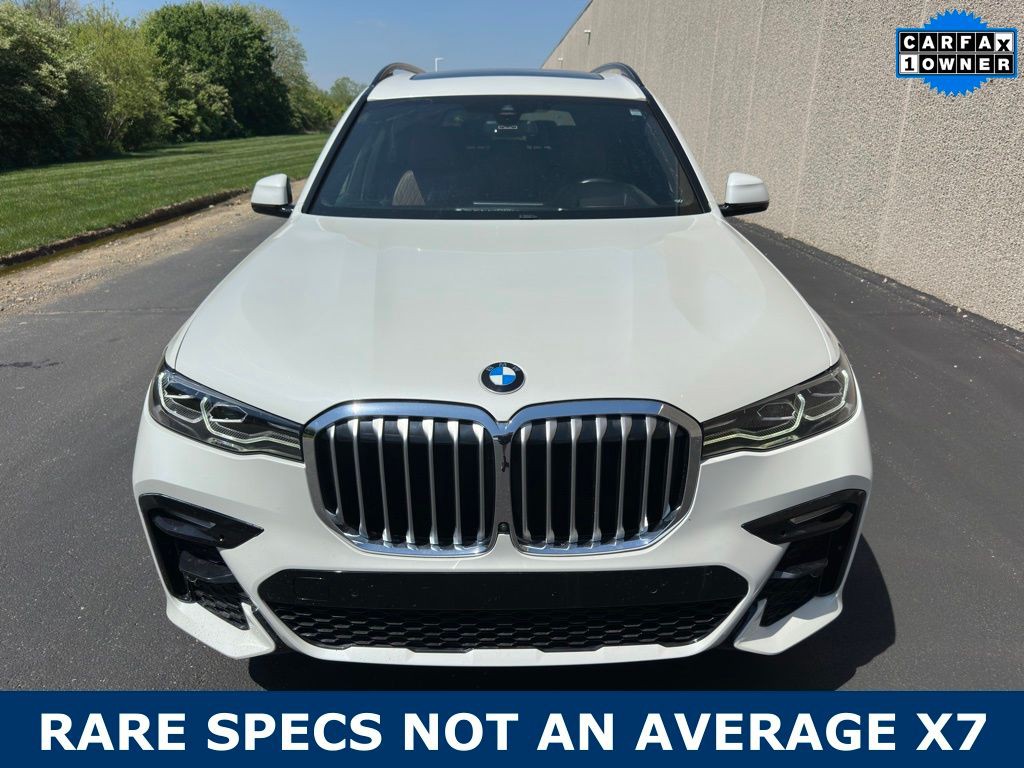 2022 BMW X7 Image 2