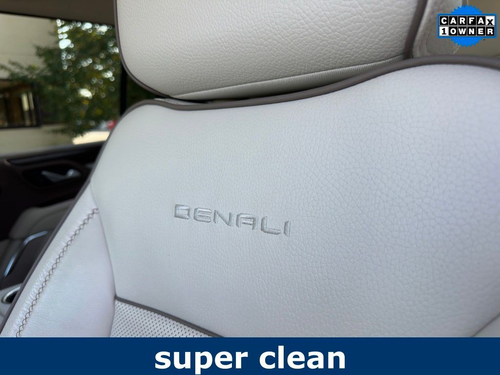 2022 GMC Yukon Image 12