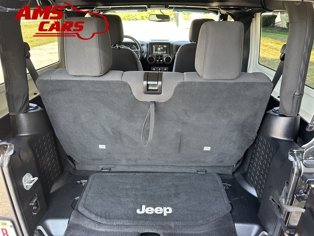 2014 Jeep Wrangler Image 13