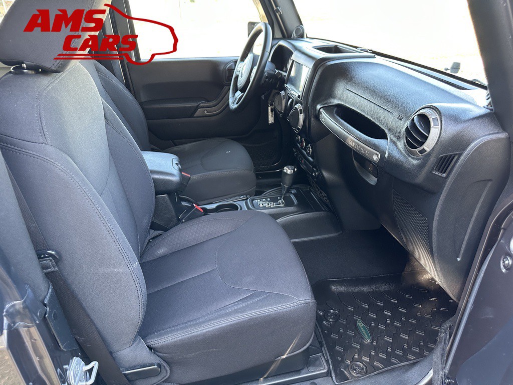2014 Jeep Wrangler Image 15