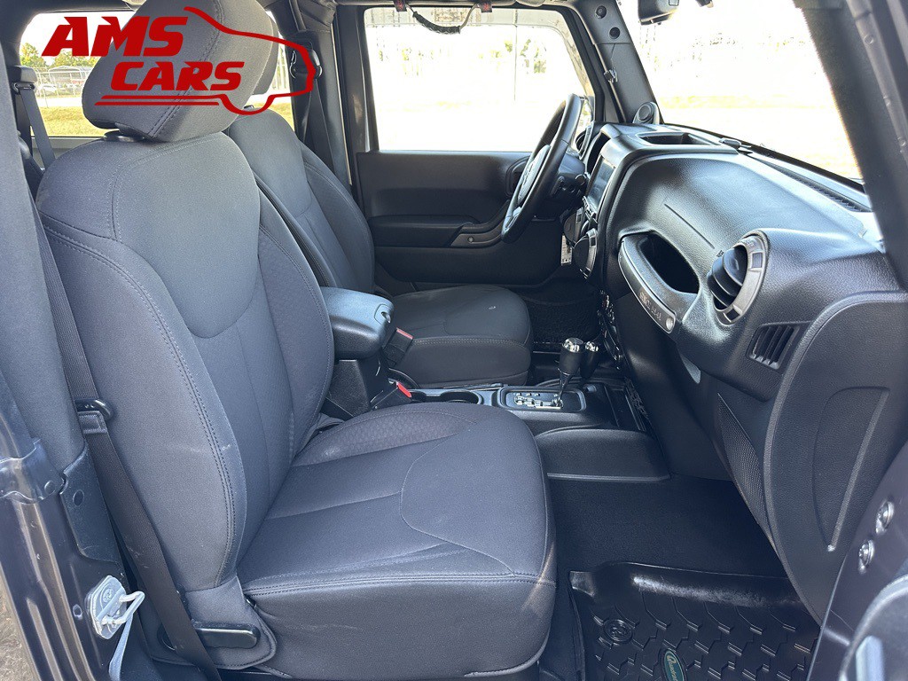 2014 Jeep Wrangler Image 16