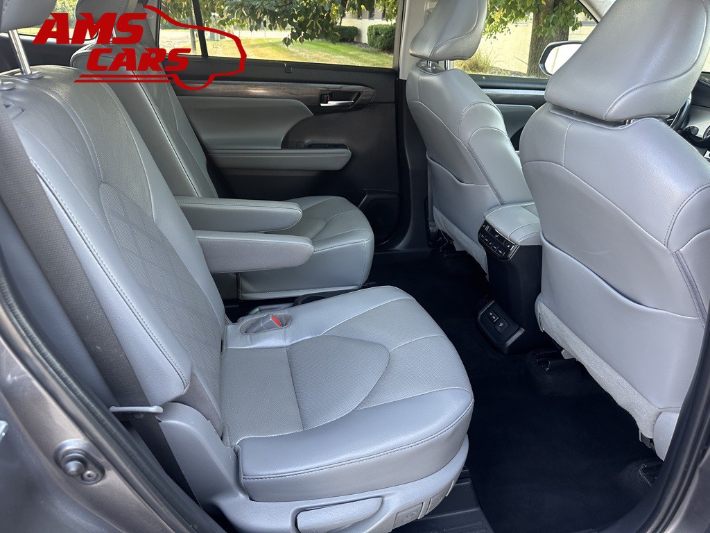 2022 Toyota Highlander Image 16