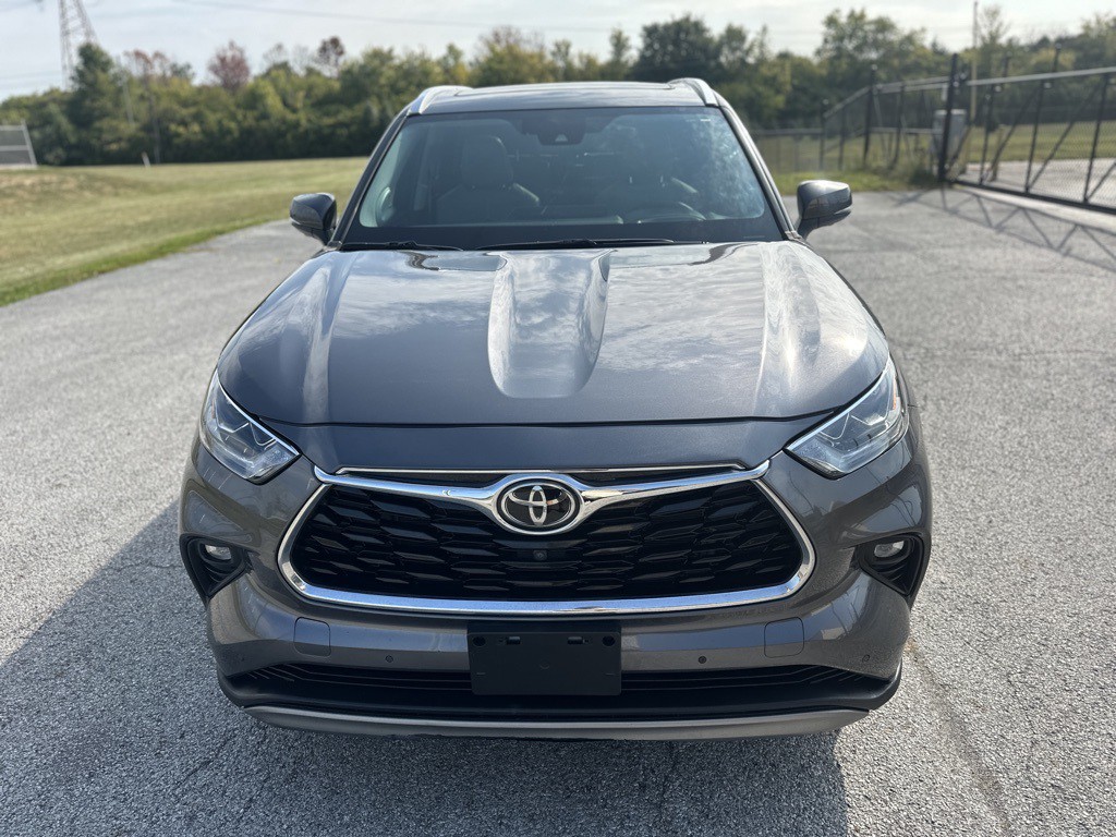2022 Toyota Highlander Image 2