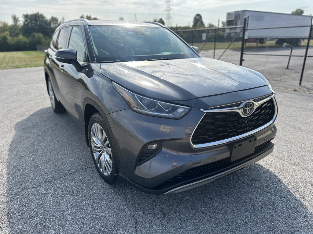 2022 Toyota Highlander Image 3