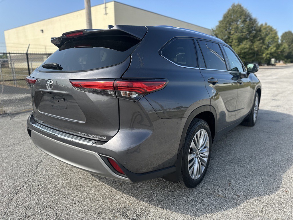 2022 Toyota Highlander Image 4