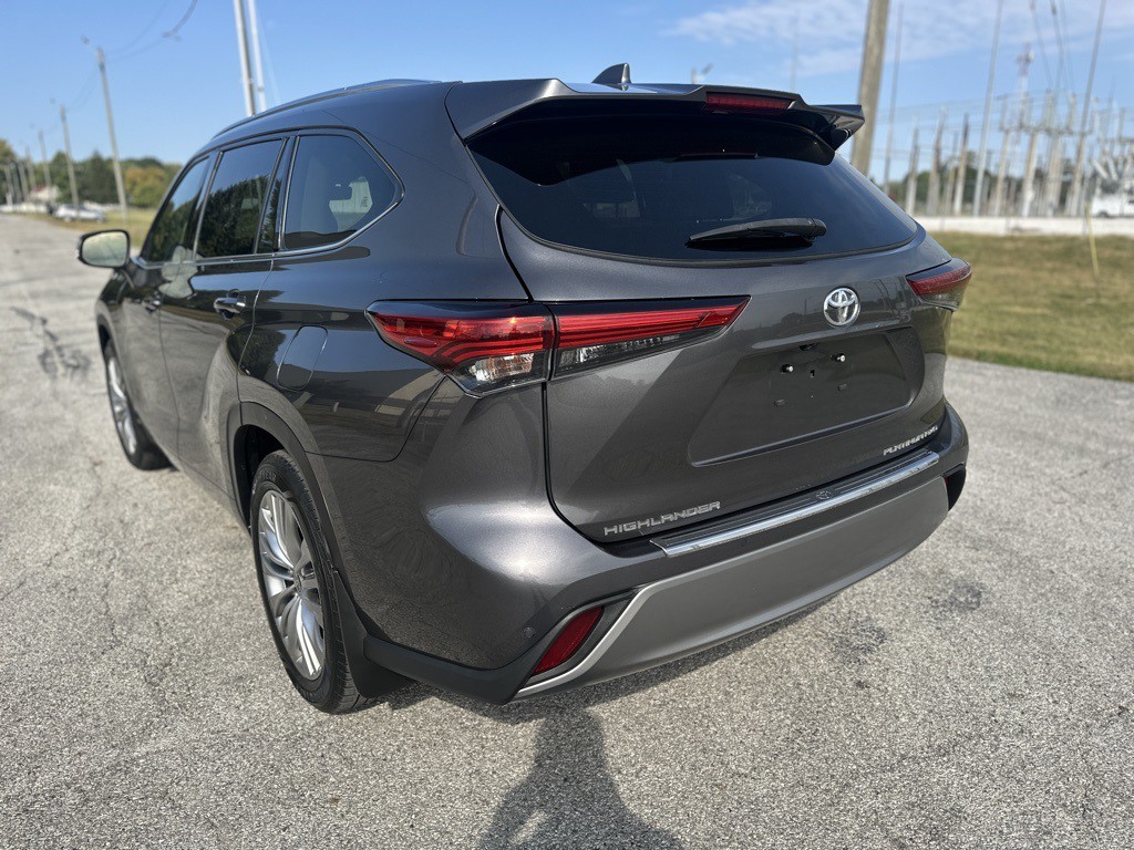 2022 Toyota Highlander Image 6