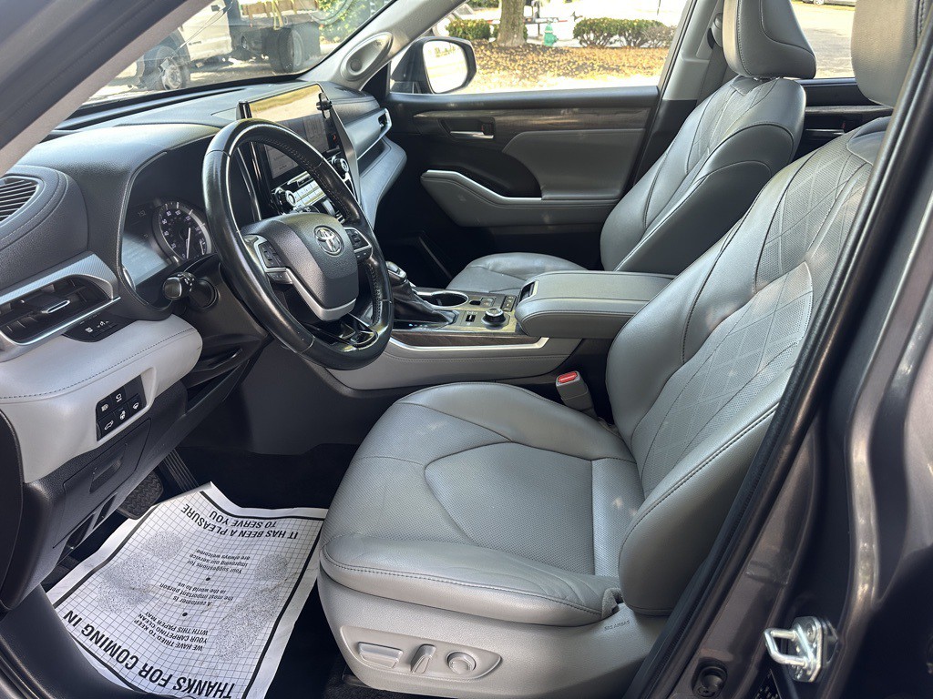 2022 Toyota Highlander Image 10
