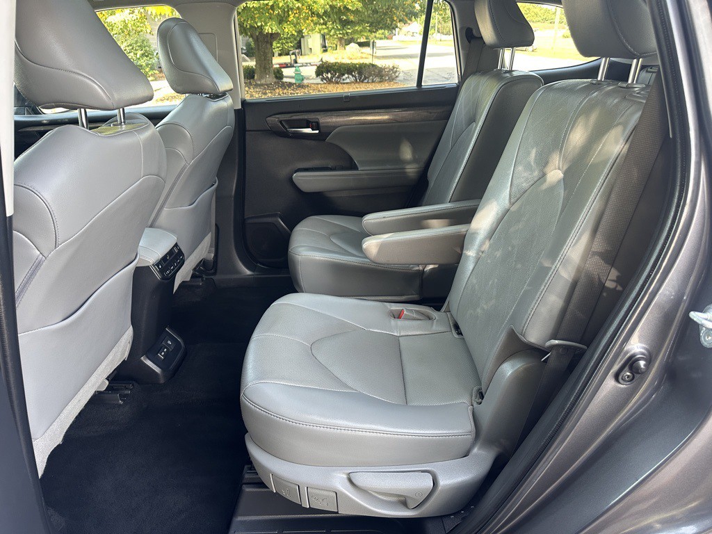 2022 Toyota Highlander Image 13