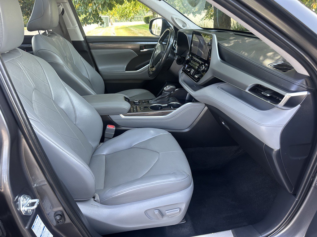 2022 Toyota Highlander Image 18