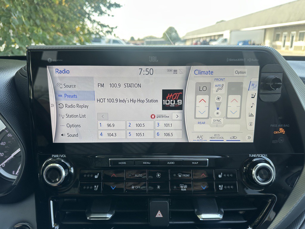 2022 Toyota Highlander Image 32