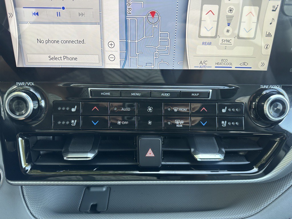 2022 Toyota Highlander Image 38