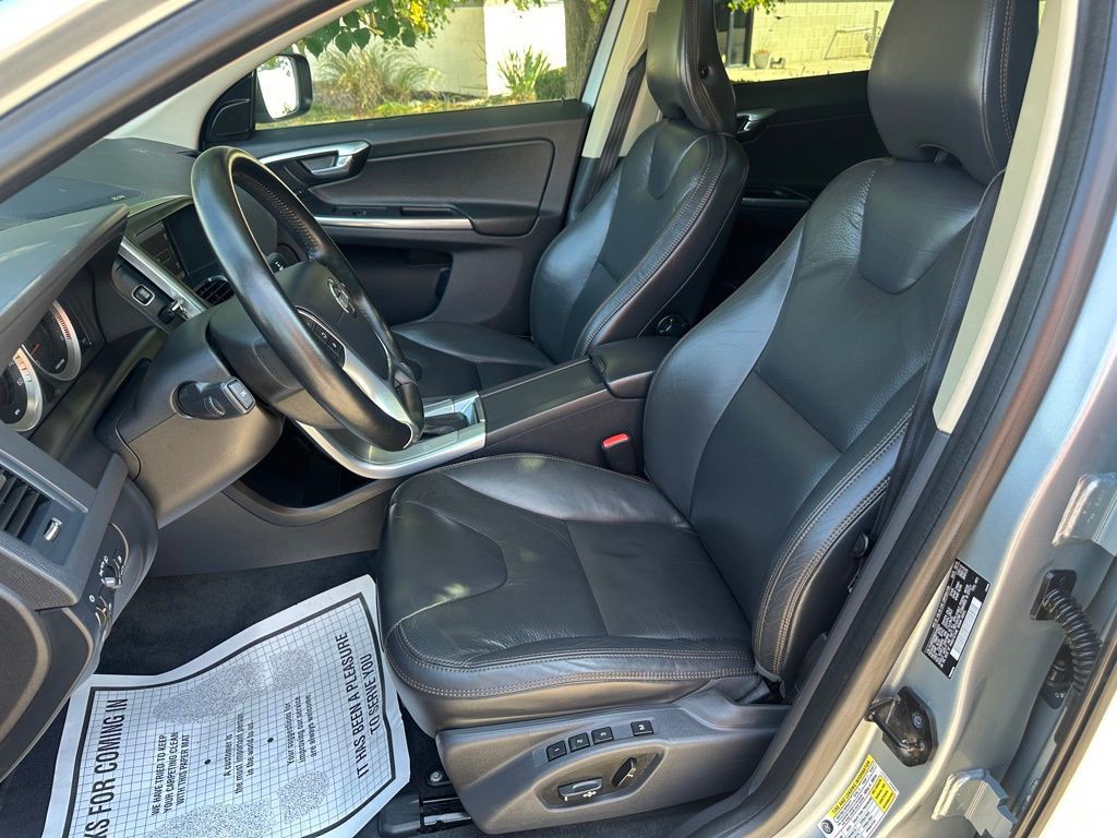 2013 Volvo XC60 Image 11