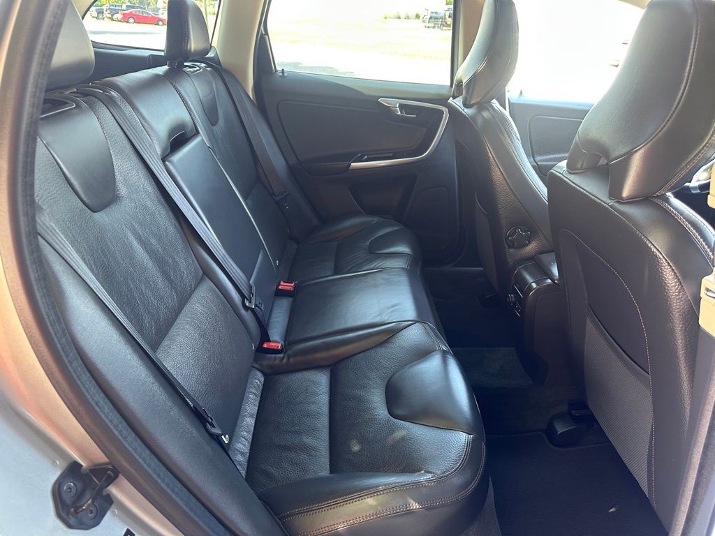 2013 Volvo XC60 Image 16