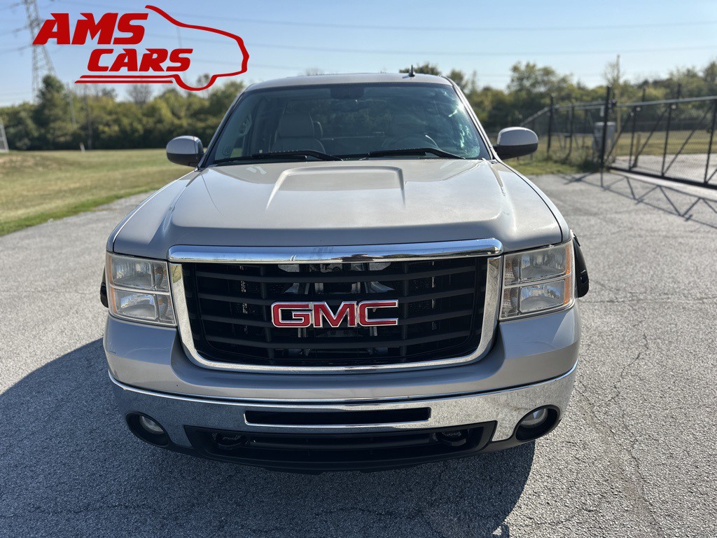 2009 GMC Sierra 2500 Image 2