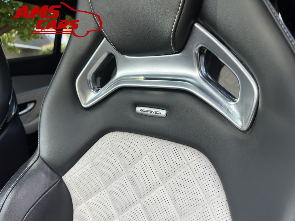 2019 Mercedes-Benz GLC-Class Image 16