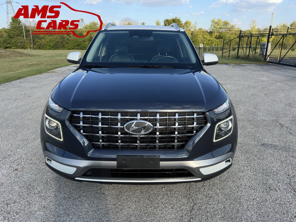 2023 Hyundai Venue Image 2