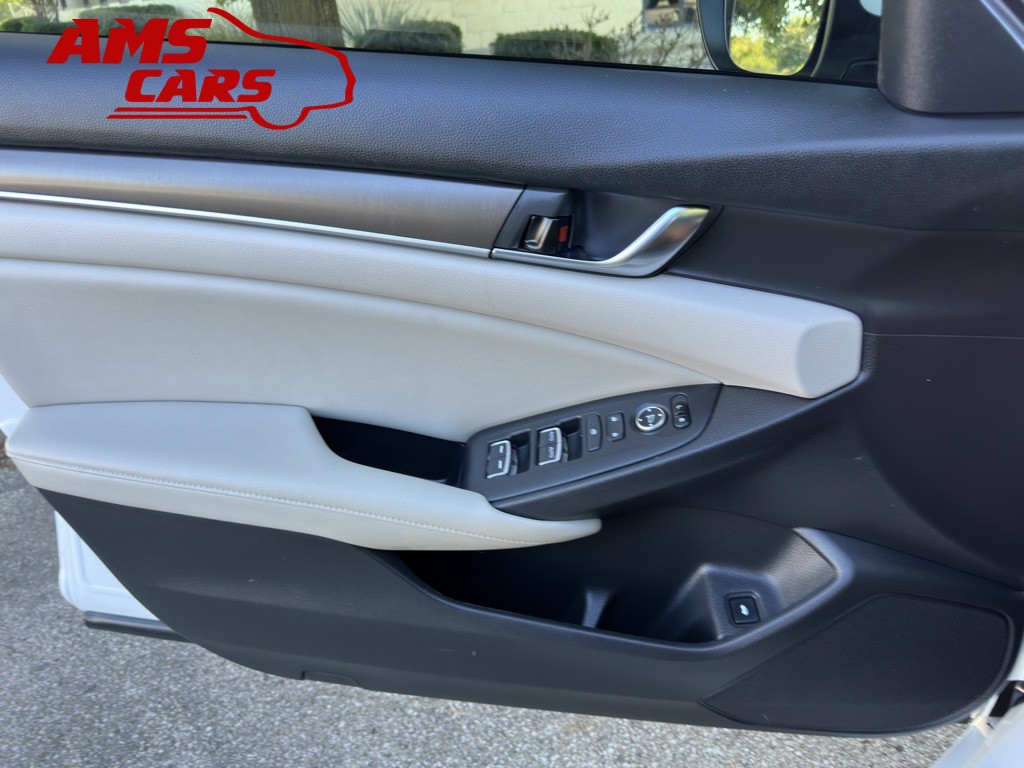 2018 Honda Accord Image 32