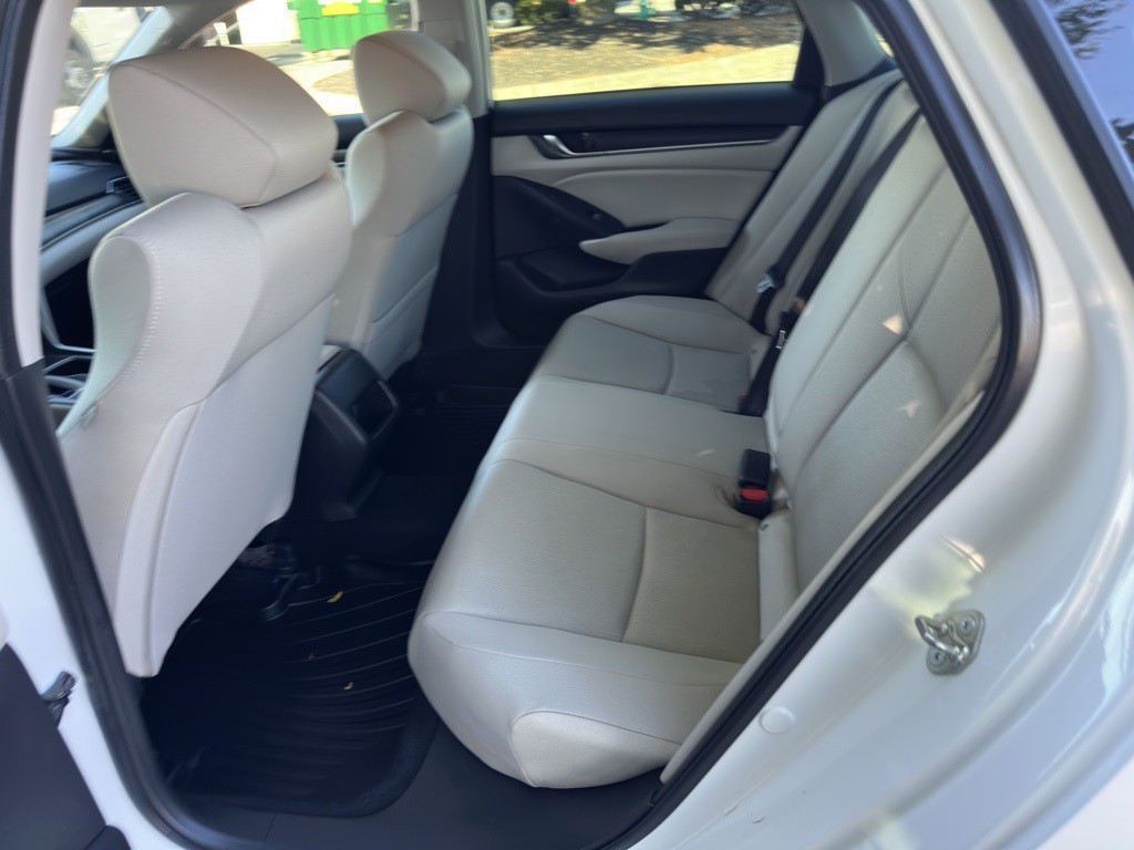 2018 Honda Accord Image 11