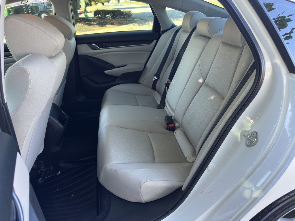 2018 Honda Accord Image 12