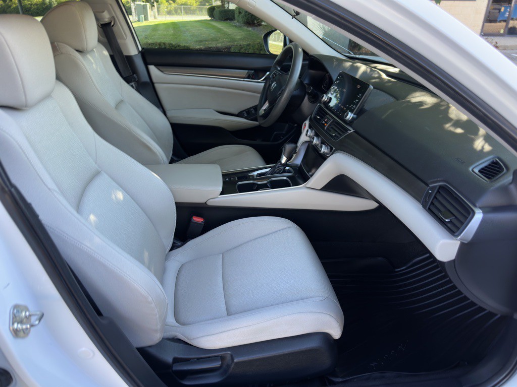 2018 Honda Accord Image 14