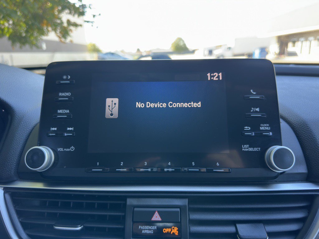 2018 Honda Accord Image 24