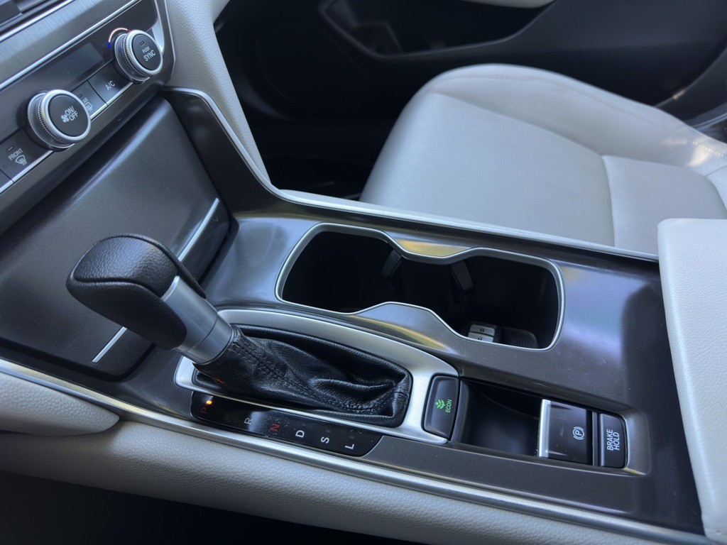 2018 Honda Accord Image 30