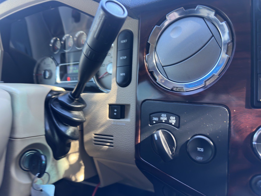 2010 Ford F-250 Image 25