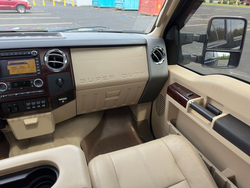 2010 Ford F-250 Image 9