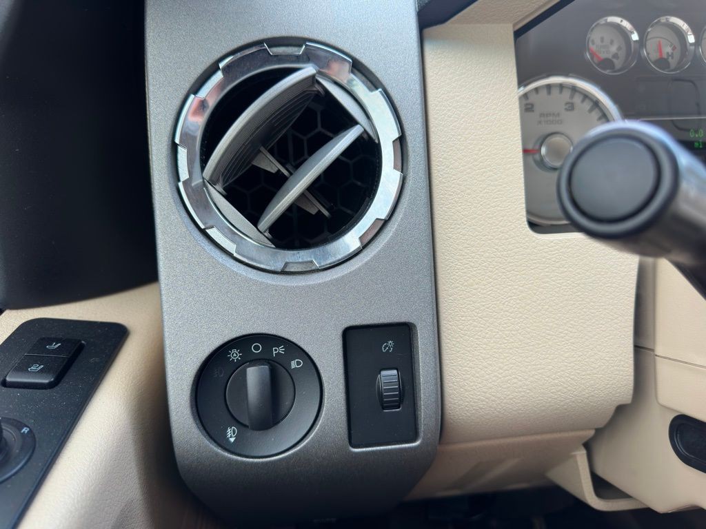 2010 Ford F-250 Image 21