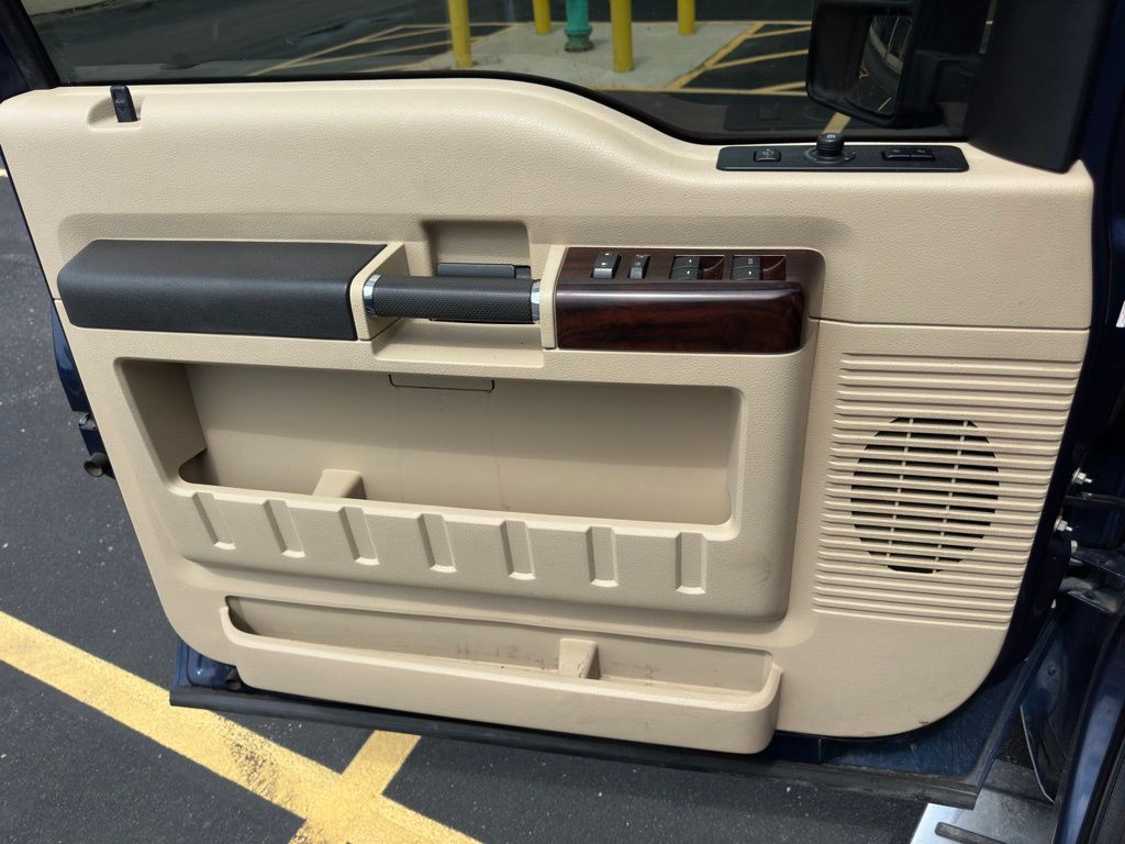 2010 Ford F-250 Image 31