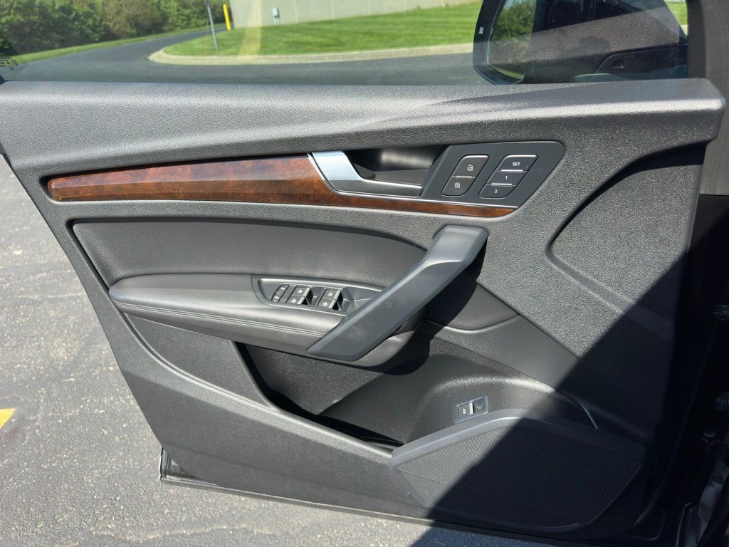 2020 Audi Q5 Image 35