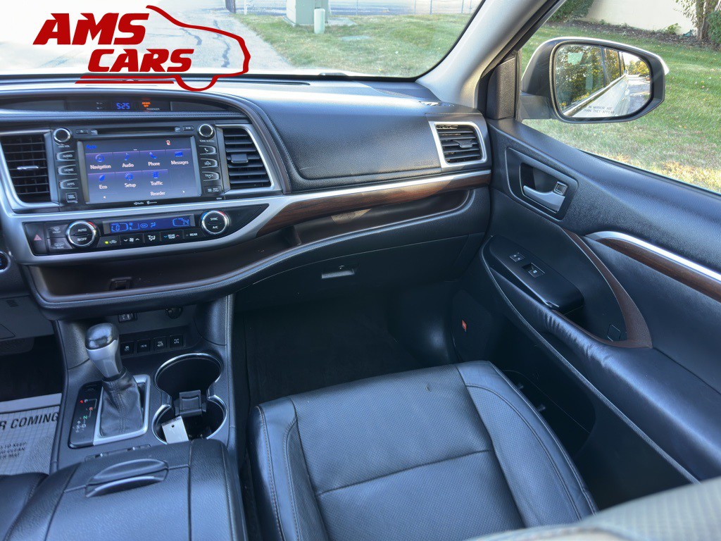 2015 Toyota Highlander Image 9