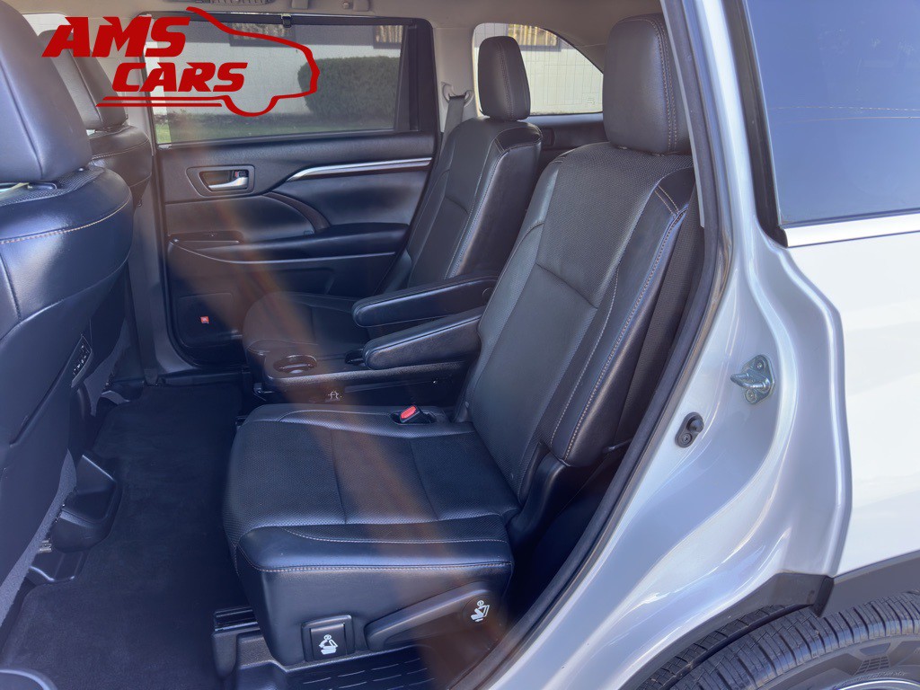 2015 Toyota Highlander Image 12