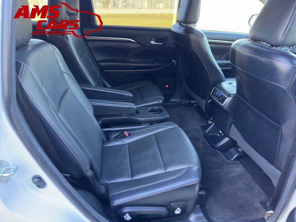 2015 Toyota Highlander Image 15