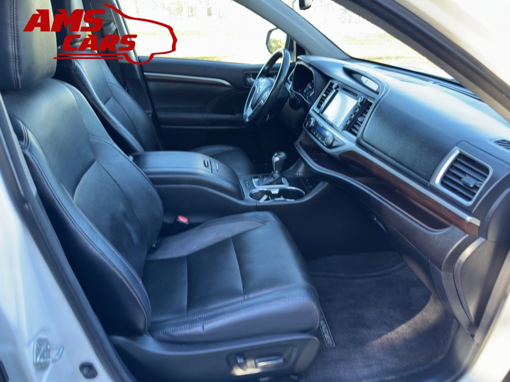 2015 Toyota Highlander Image 17