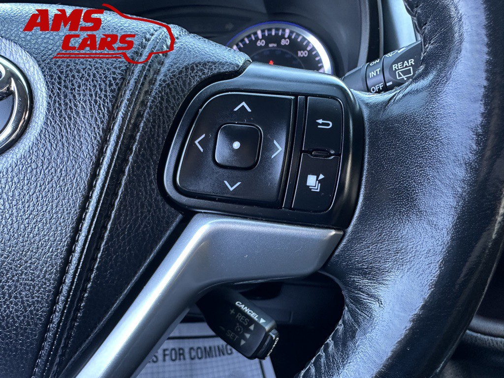 2015 Toyota Highlander Image 28