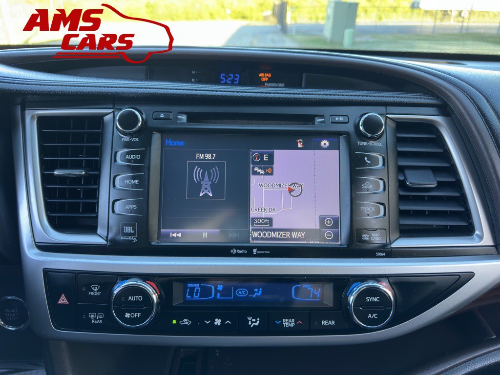 2015 Toyota Highlander Image 30