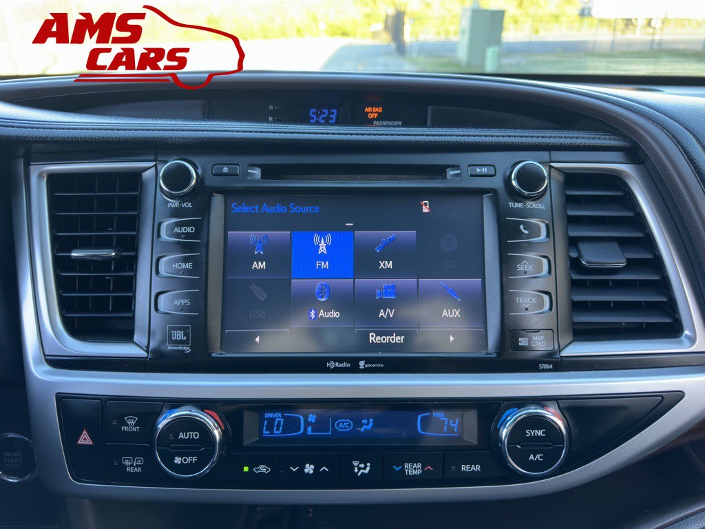 2015 Toyota Highlander Image 31