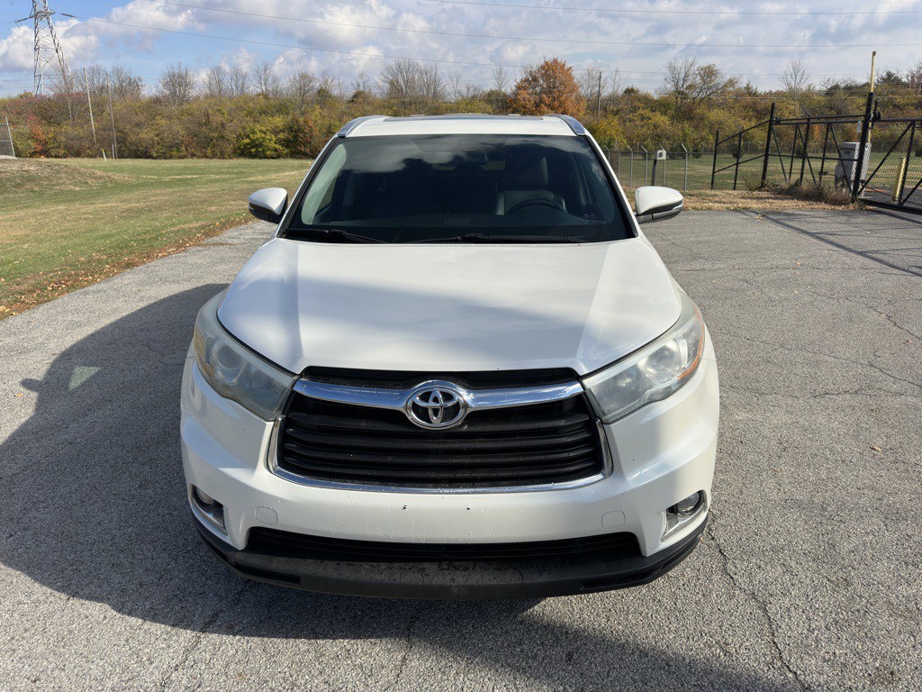 2015 Toyota Highlander Image 2