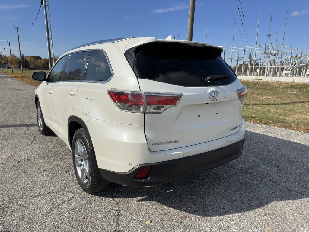 2015 Toyota Highlander Image 6