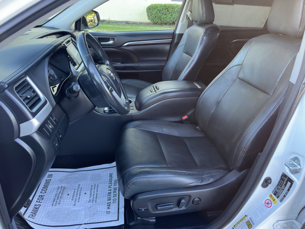 2015 Toyota Highlander Image 10
