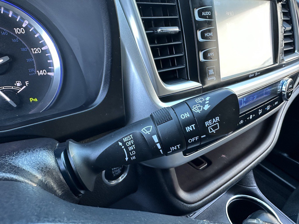 2015 Toyota Highlander Image 23