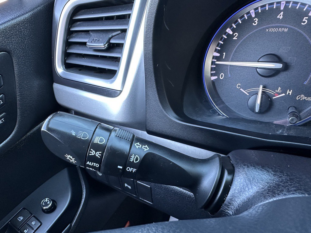 2015 Toyota Highlander Image 24