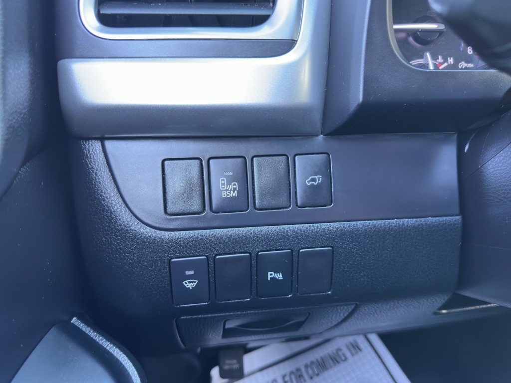 2015 Toyota Highlander Image 25