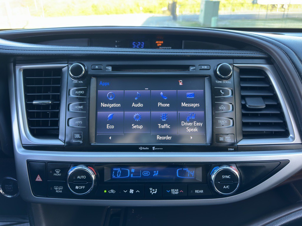 2015 Toyota Highlander Image 31