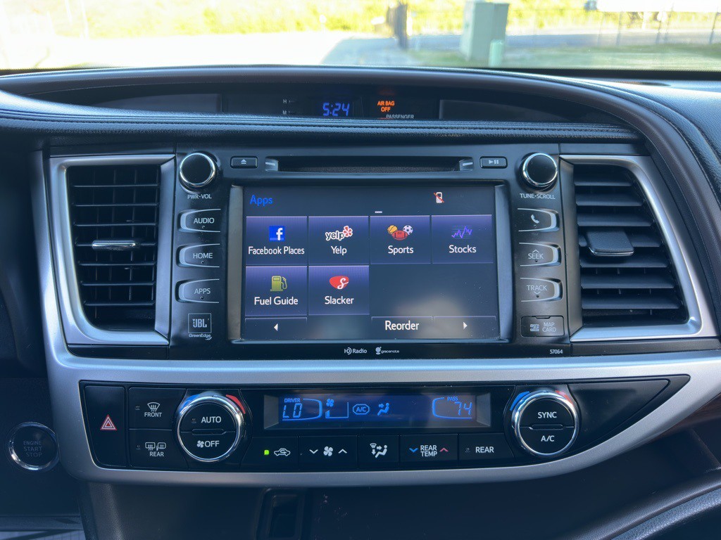 2015 Toyota Highlander Image 33